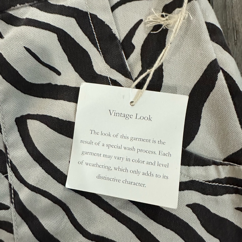 Cynthia Rowley Zebra Print Women's Shorts - Picture 4 of 14